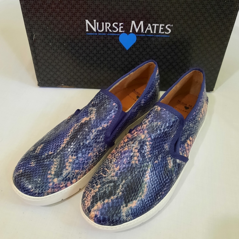 Nurse Mates Adela Slip On Shoes Loafers Blue Pink 9.5